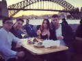 Luke Mitchell &amp; su esposa Rebecca Breeds