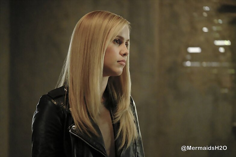 Claire Holt - The Originals 4x11 A Spirit Here ...
