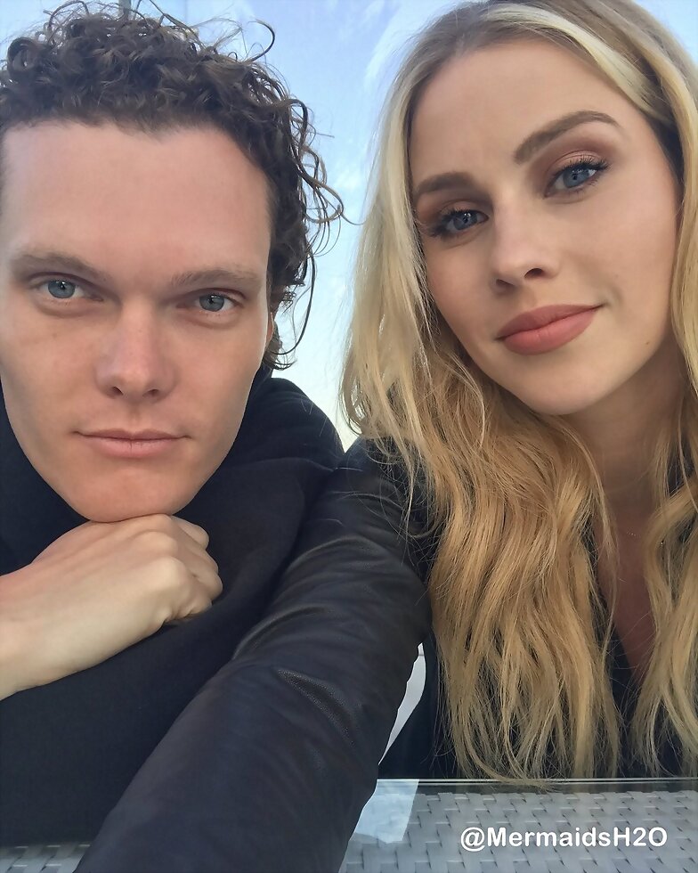 Claire Holt con su amigo Luke Baines
