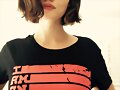 Phoebe Tonkin apoyando I Am An Immigrant