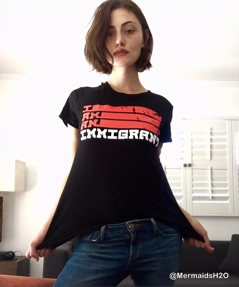 Phoebe Tonkin apoyando I Am An Immigrant