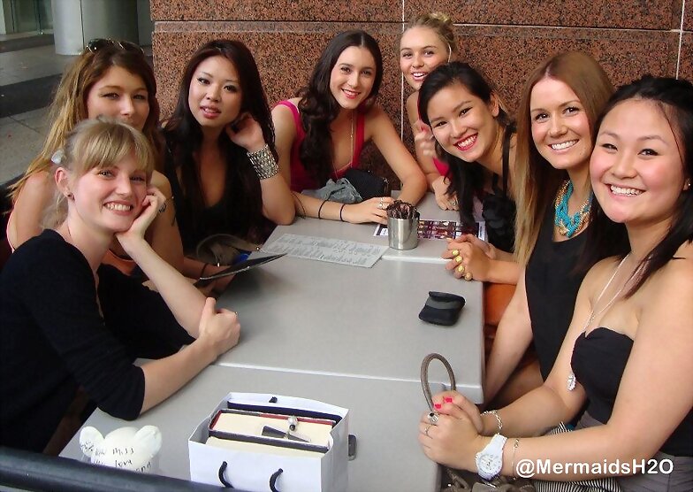 Cariba Heine, Jordan Loukas y amigas