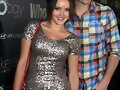 Luke Mitchell y Rebecca Breeds