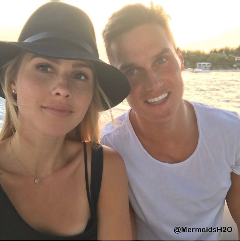 Claire Holt y su hermano David Holt. / June 2017