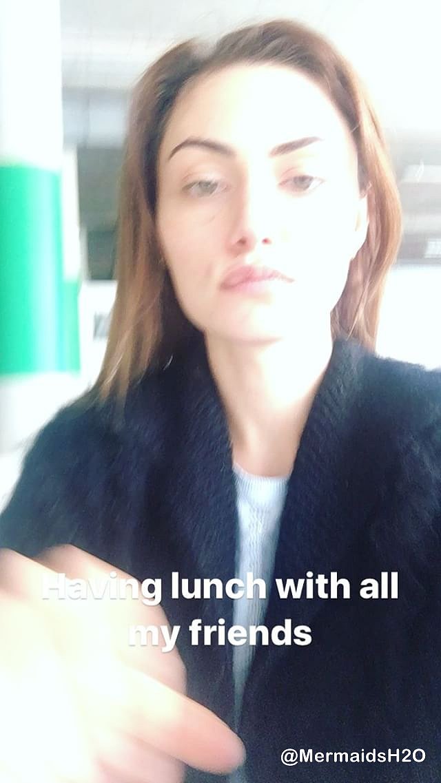 Phoebe Tonkin en la mini serie Safe Harbour (2017)