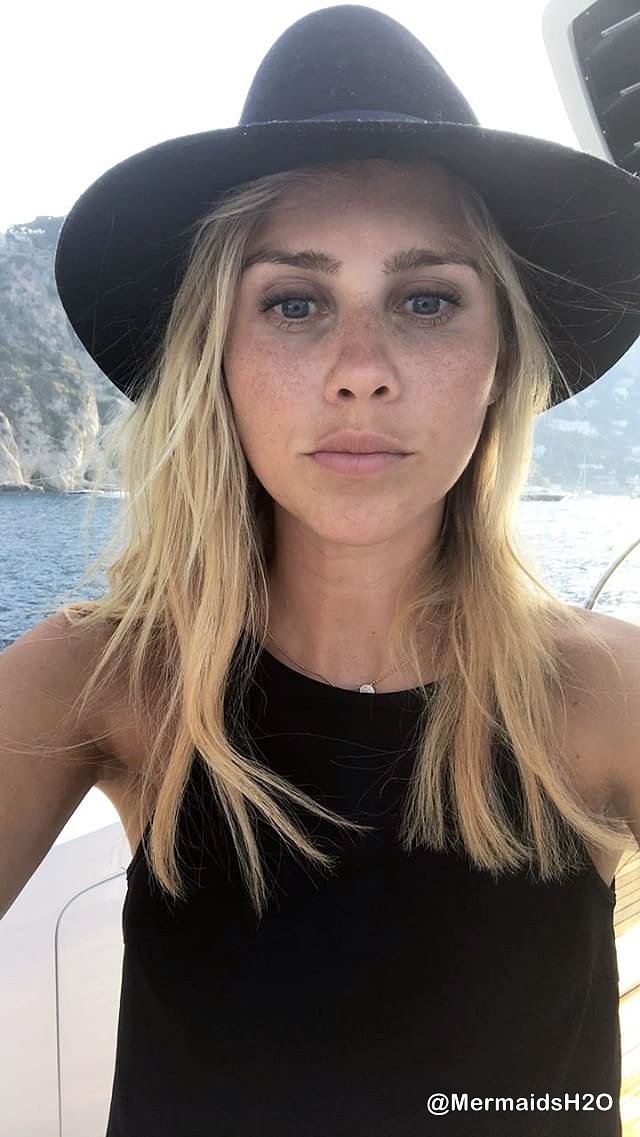 Claire Holt de vacaciones. / July 2017