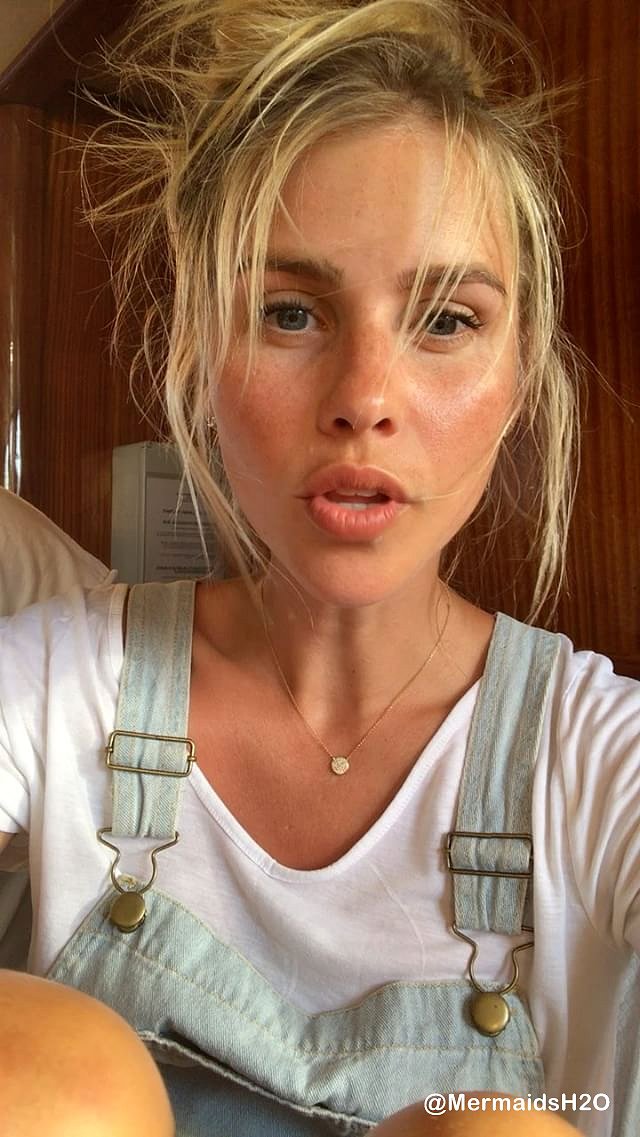 Claire Holt de vacaciones. / July 2017
