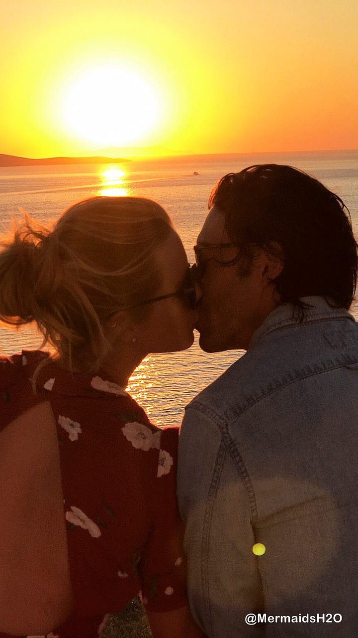 Claire Holt de vacaciones en Mykonos. / July 2017