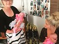 Amy Ruffle con su madre Annette Ruffle