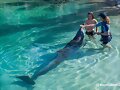 Allie Bertram behind the scenes en Mako Mermaids