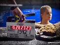 Amy Ruffle behind the scenes en Mako Mermaids