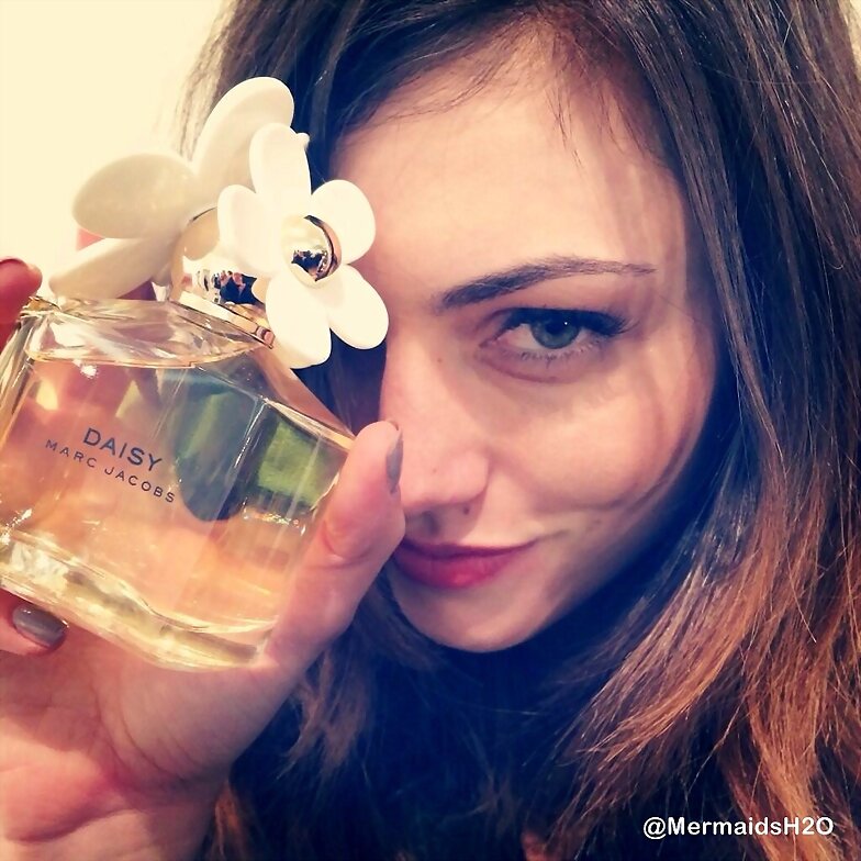 Phoebe Tonkin - 2014 Marc Jacbos Daisy Chain Twe..