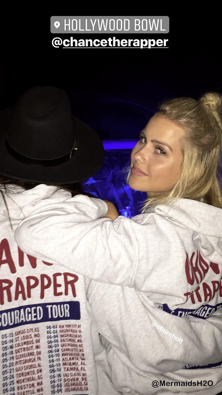 Claire Holt en el concierto Chance The Rapper 2017