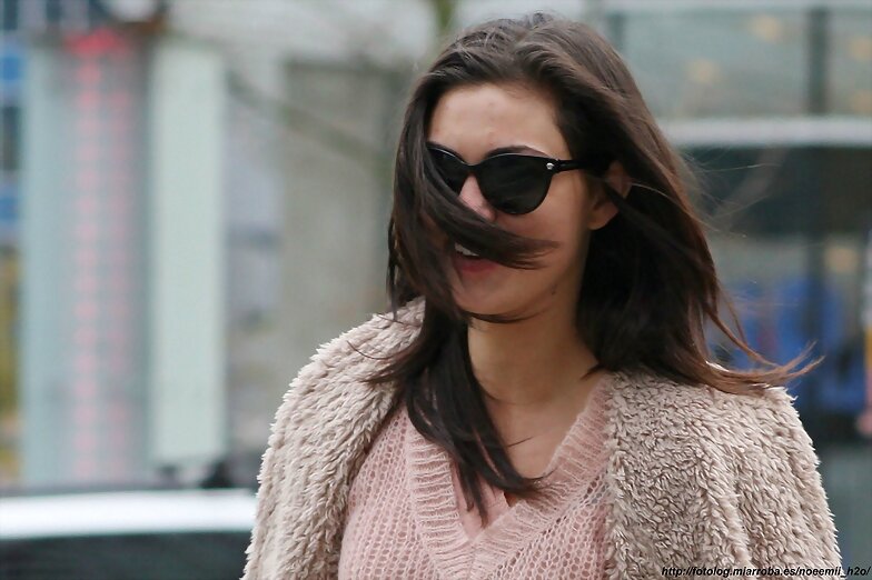 Phoebe Tonkin - Walks home in downtown Vancouver