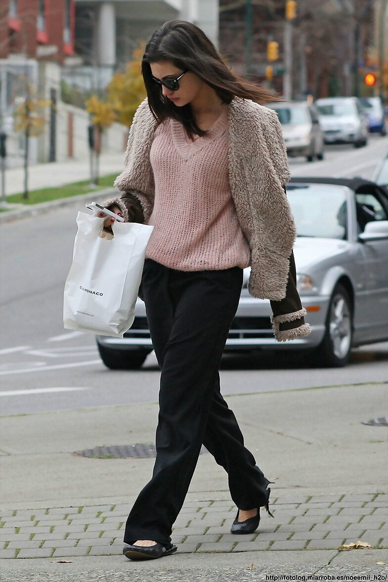 Phoebe Tonkin - Walks home in downtown Vancouver