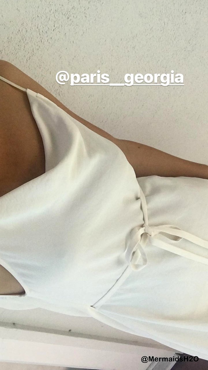 Phoebe Tonkin - Instagram Story November 2017
