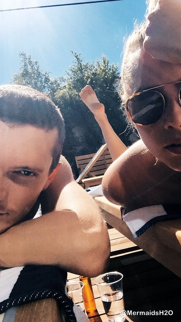 Claire Holt con su amigo Luke Baines