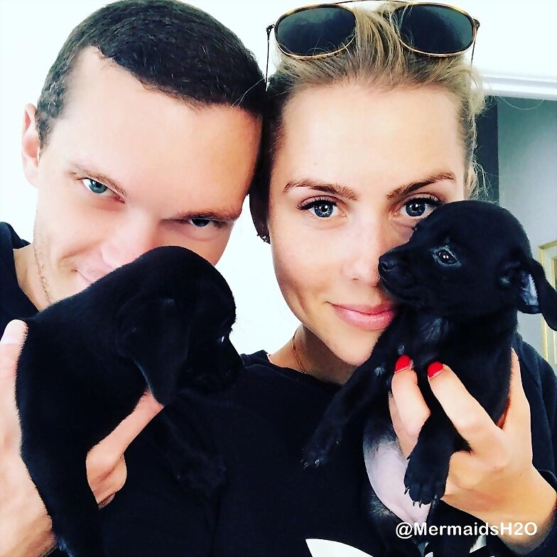 Claire Holt con su amigo Luke Baines