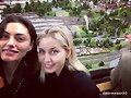 Phoebe Tonkin con su hermana peque&ntilde;a Abby Tonkin
