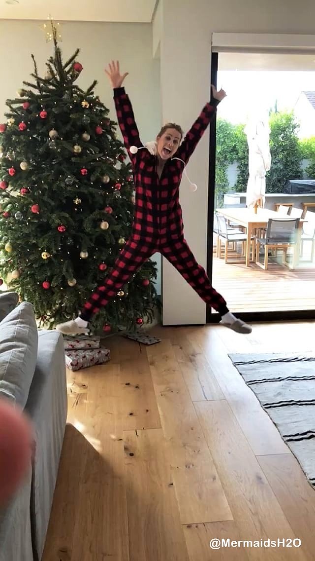 Claire Holt el dia de Navidad | Dec 2017