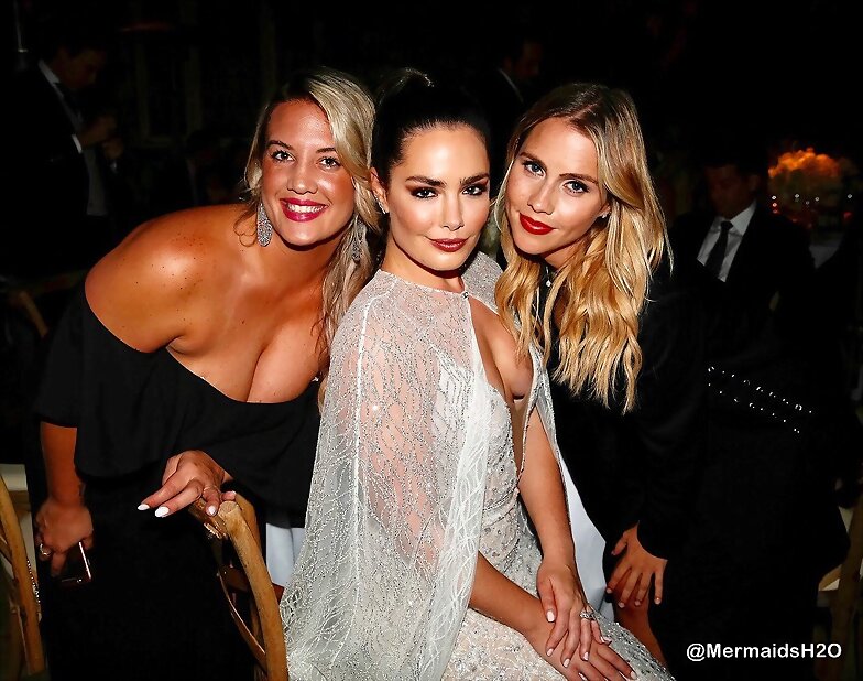 Claire Holt en la boda de una amiga | 2017