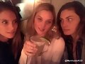 Phoebe Tonkin con amigas | Dec 2017