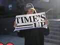 Phoebe Tonkin en el Women&#039;s March LA 2018