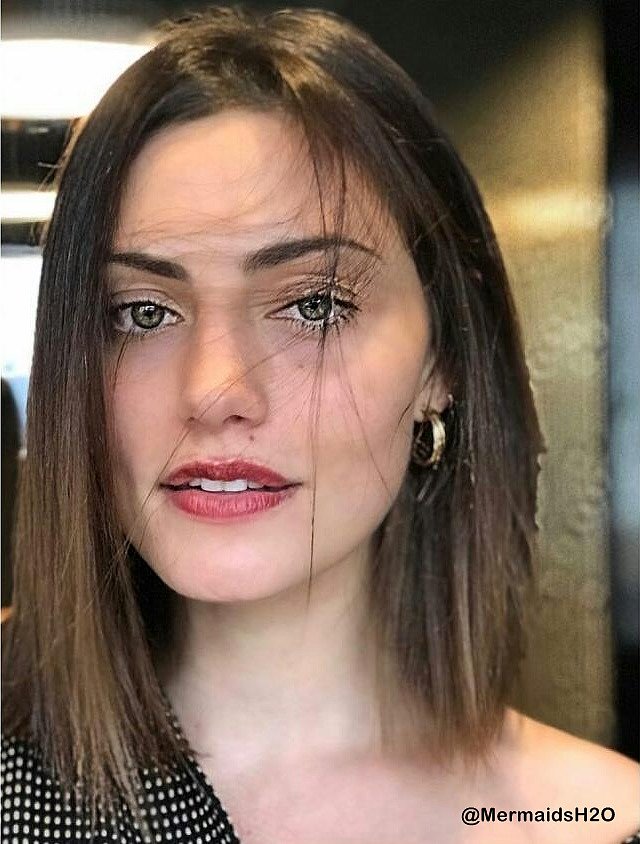 Phoebe Tonkin nuevo peinado | Enero 2018