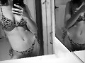 Phoebe Tonkin en trajes de ba&ntilde;o de Matteau Swim