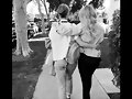 Claire Holt con su hermana Madeline Holt