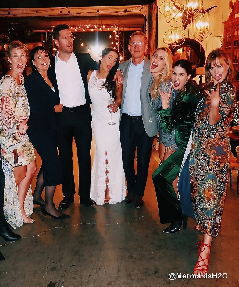 Claire Holt en la boda de su hermana Rachael