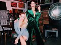 Claire Holt con su amiga Stacey Kenealy
