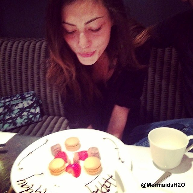 Phoebe Tonkin celebró su 25 aniversario en 2014