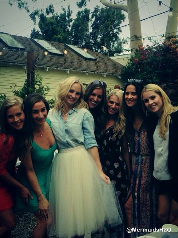 Claire Holt en el Bridal Shower de Candice Accola