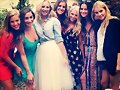Claire Holt en el Bridal Shower de Candice Accola