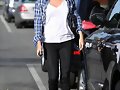 Claire Holt y su madre en West Hollywood, May 2014
