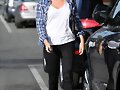 Claire Holt y su madre en West Hollywood, May 2014