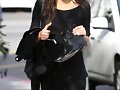 Phoebe Tonkin en Los Angeles (Dec 17, 2014)