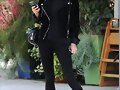 Phoebe Tonkin en Los Angeles (Dec 17, 2014)