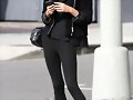 Phoebe Tonkin en Los Angeles (Dec 17, 2014)