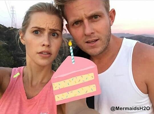 Claire Holt y su amigo