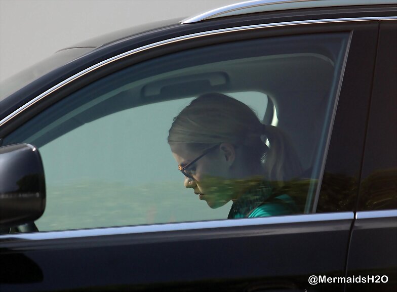 Claire Holt en West Hollywood, LA (Nov 11, 2014)