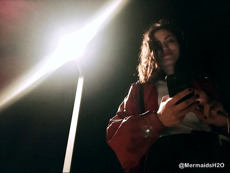 Phoebe Tonkin en el cortometraje Night Stalkers