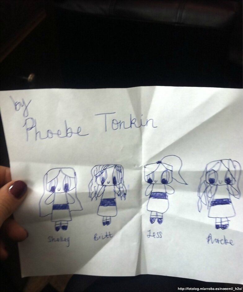 Dibujo de Phoebe Tonkin