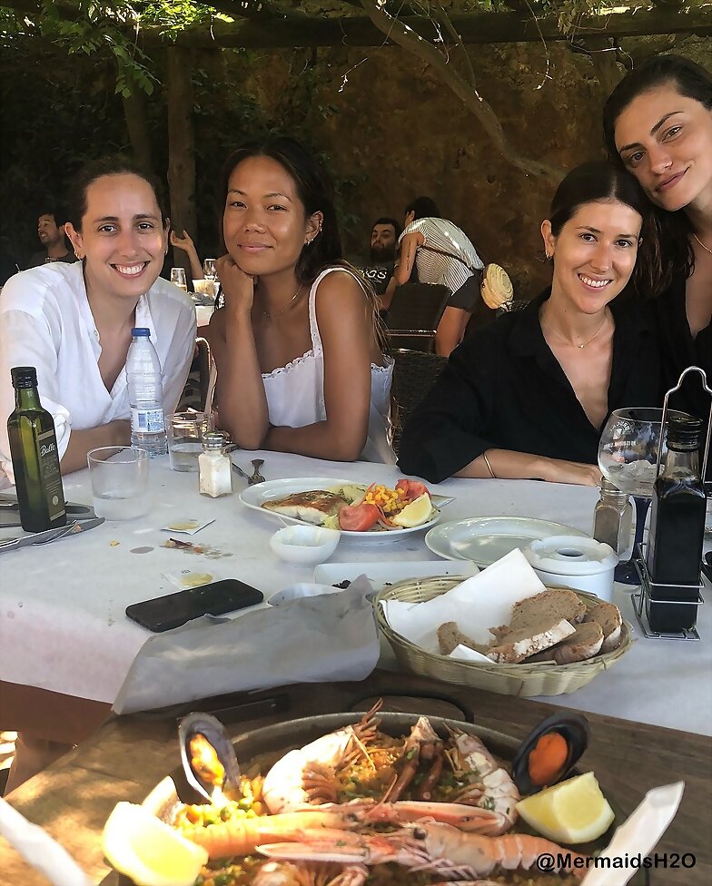 Phoebe Tonkin en Mallorca, España (Julio 2018)