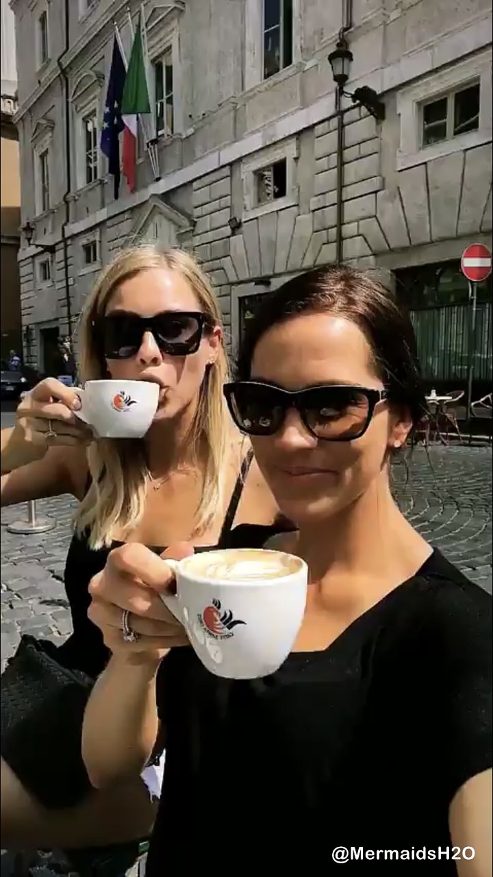 Claire Holt en Roma, Italia | July 2018