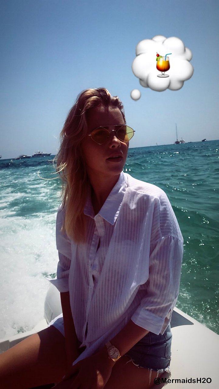 Claire Holt en Italia | July 2018