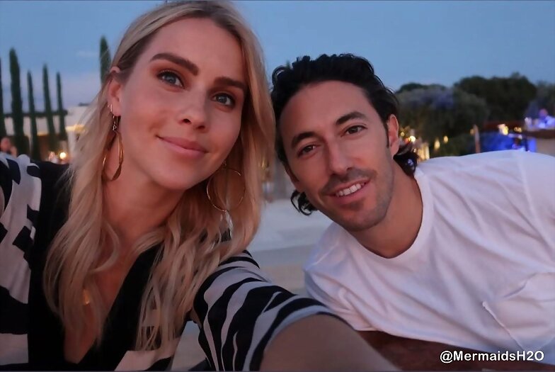 Claire Holt y Andrew Joblon luna de miel, Aug 2018