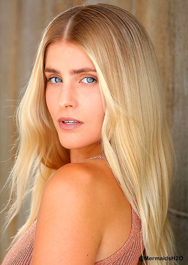 Amy Ruffle photoshoot por Chris Peterson