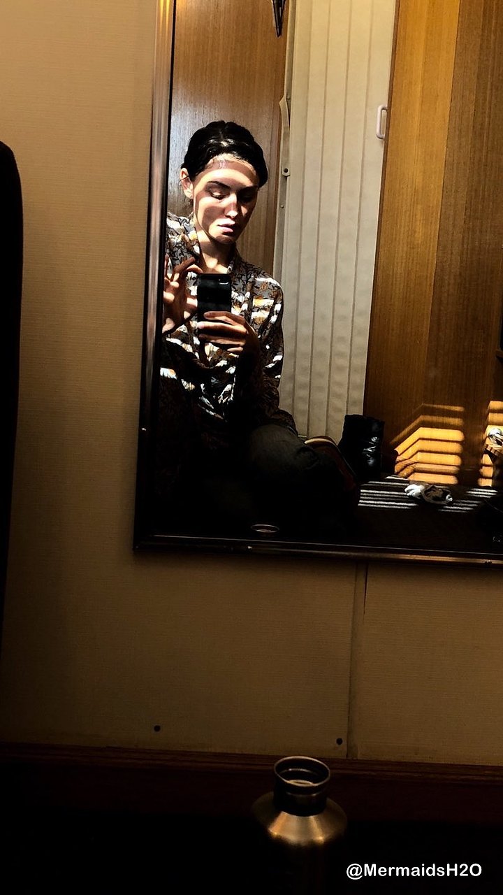 Phoebe Tonkin - Instagram Story Sept 2018